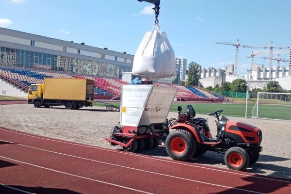 Поле на стадіоні КНУ імені Тараса Шевченка відновлене та готове до змагань!